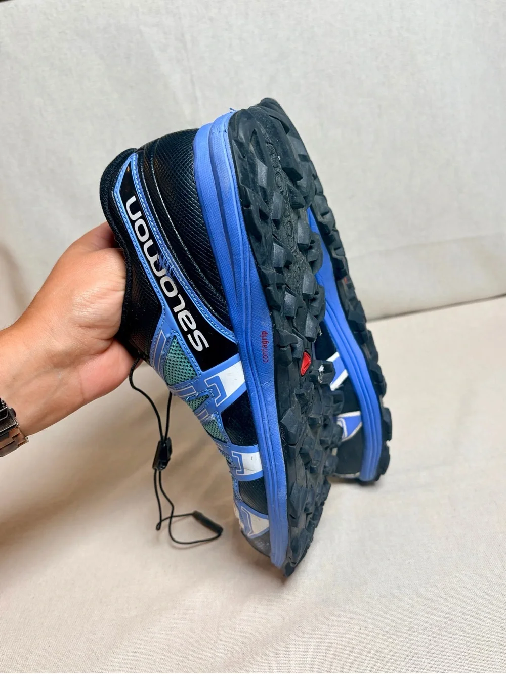 Salomon woman’s Sneakers in Teal, Blue, White and Black size 10